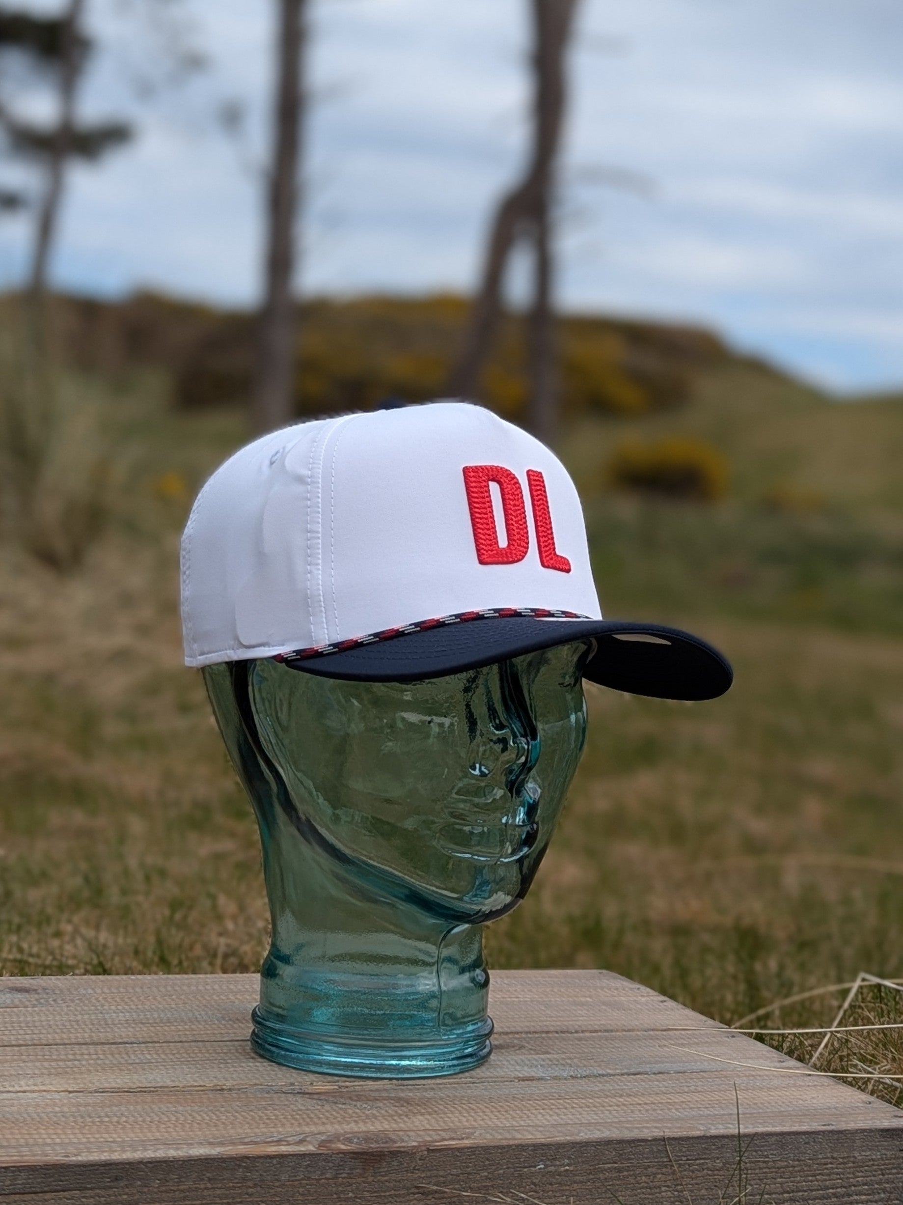 Performance Rope Tour Cap in White & Navy
