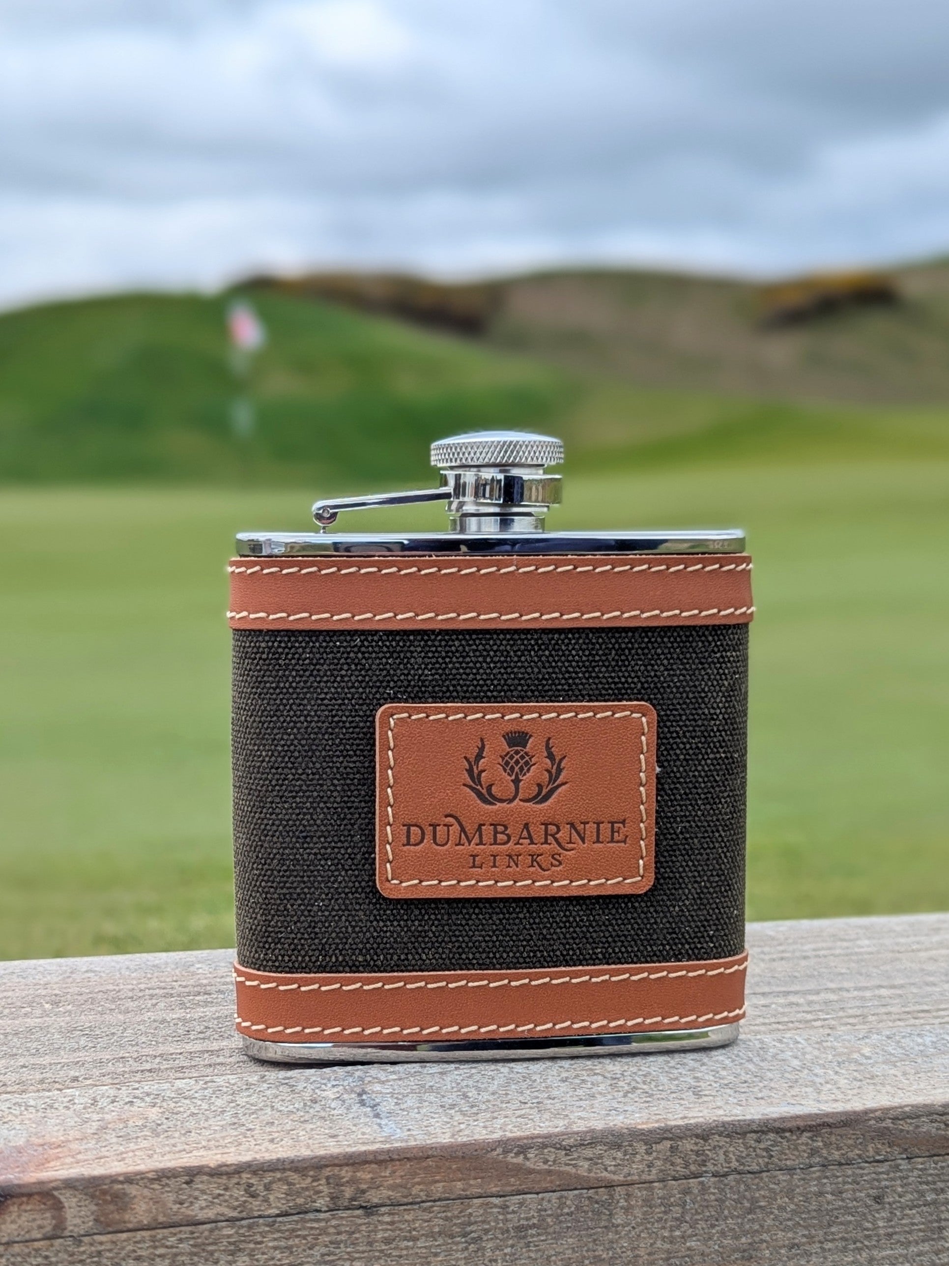 Hipflask in Olive & Tan